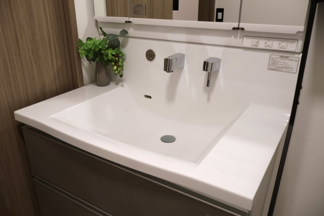 洗面台の寿命は何年?劣化サインと交換タイミング徹底解説