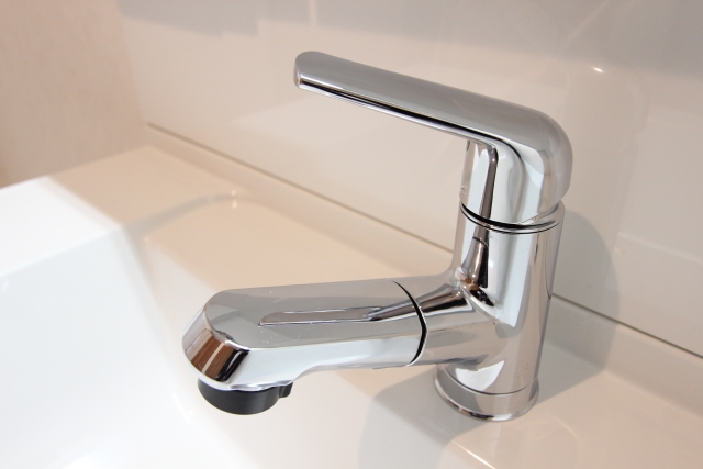 蛇口から異音がする原因と対処法を徹底解説